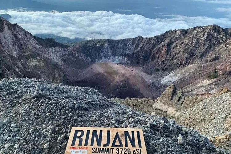 Gunung Rinjani Lombok – Volcano Trekking